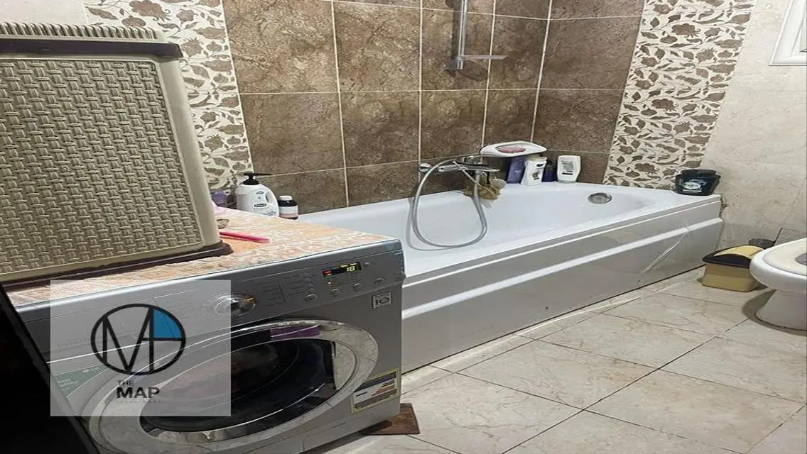 شقة فاخرة 3 غرف للبيع مع شرفة وحارس أمن