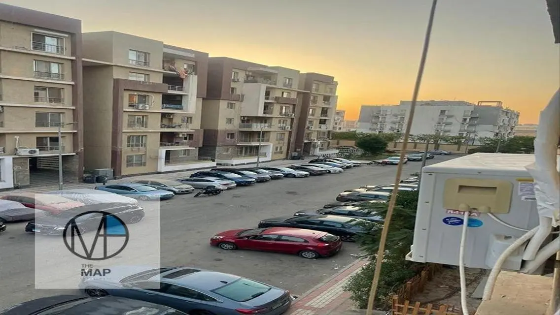 شقة فاخرة 3 غرف للبيع مع شرفة وحارس أمن