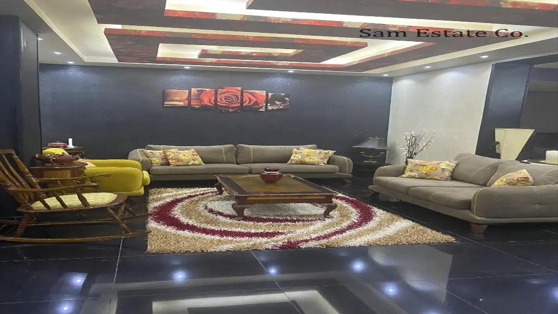 فيلا رائعة للبيع مع مسبح وحديقة خاصة