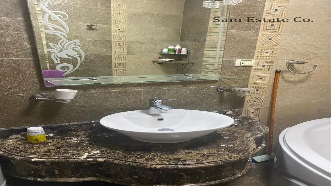 فيلا رائعة للبيع مع مسبح وحديقة خاصة