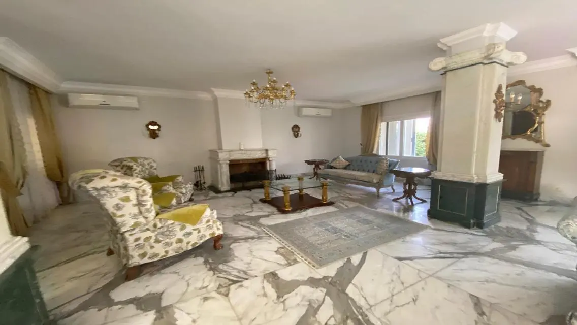 Luxury Apartment with Private Garden and Pool