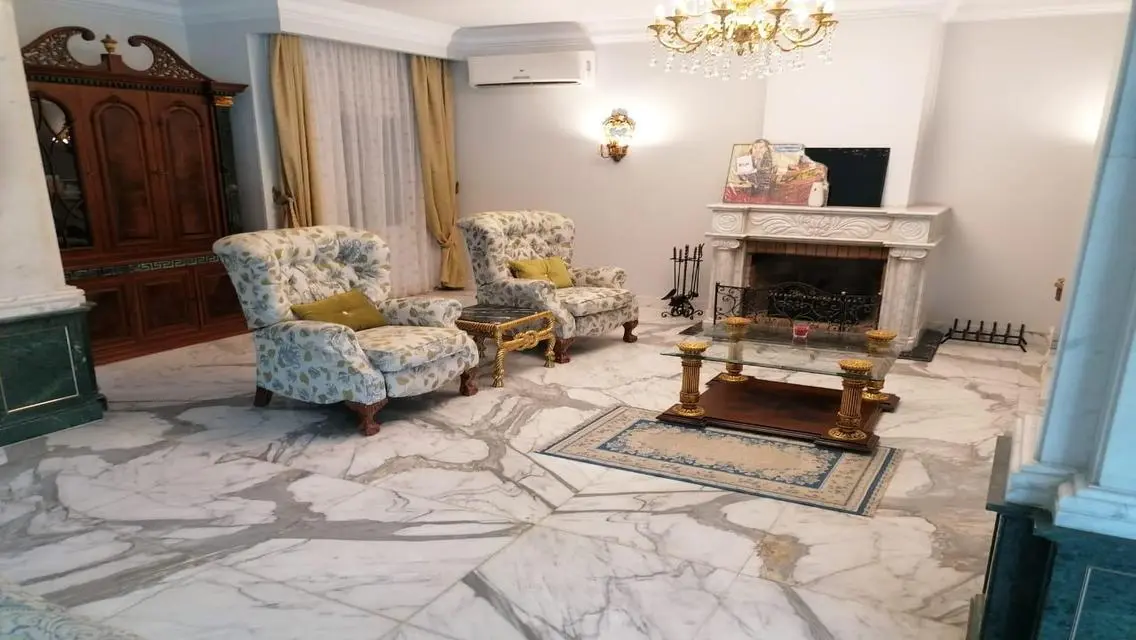 Luxury Apartment with Private Garden and Pool