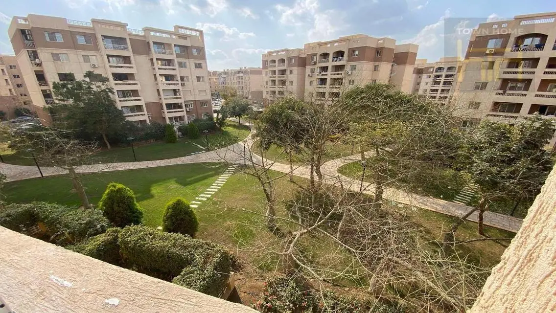 شقة فاخرة مع شرفة وإطلالة مميزة