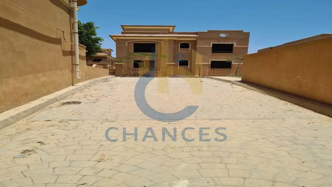Stunning Villa for Sale in Maxim Country Club