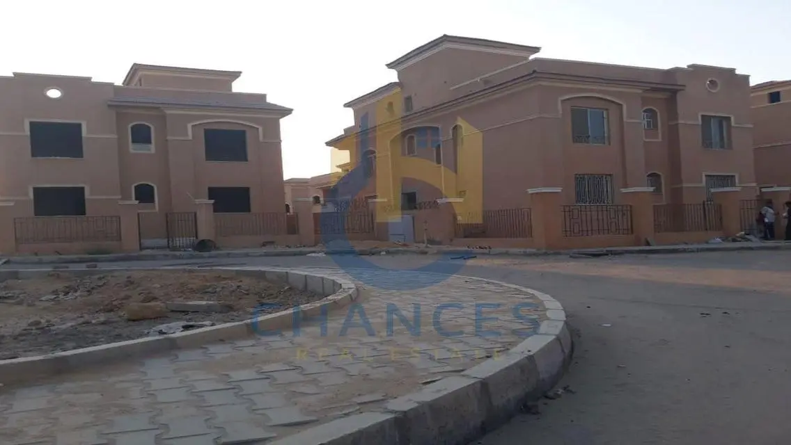 Stunning Villa for Sale in Maxim Country Club
