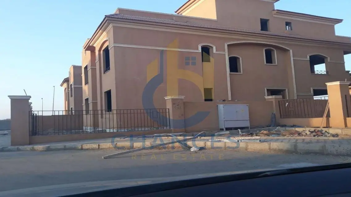 Stunning Villa for Sale in Maxim Country Club