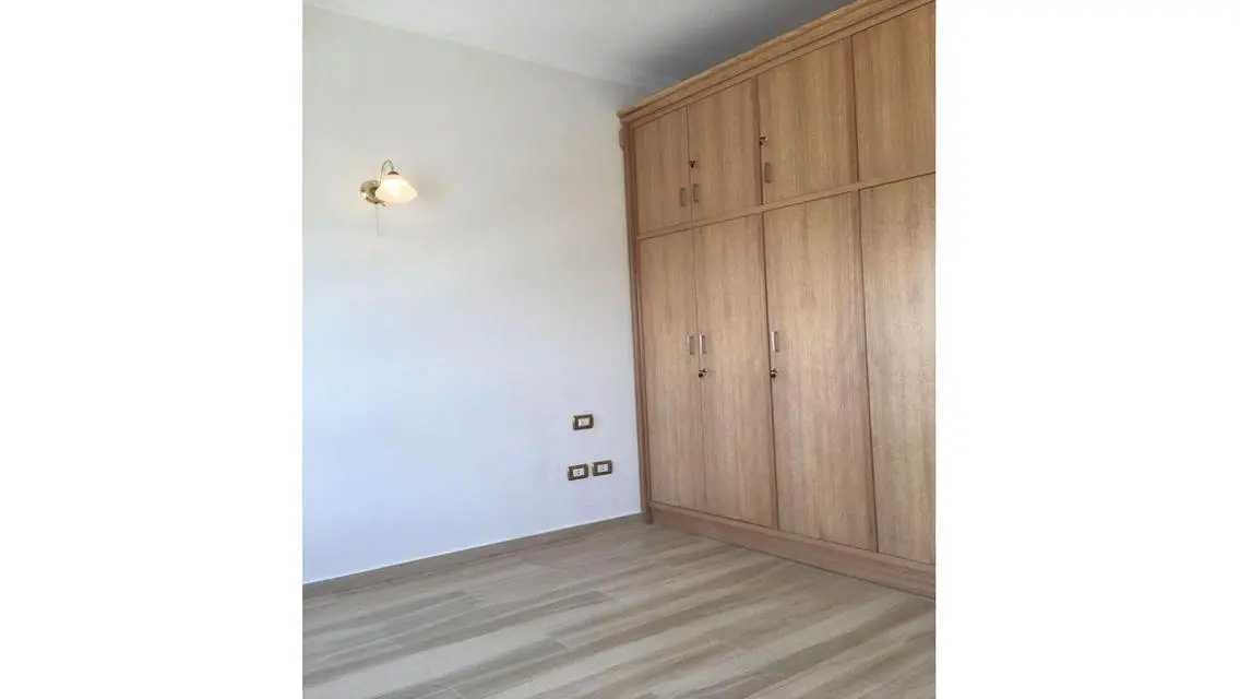 شقة فاخرة للإيجار بموقع متميز