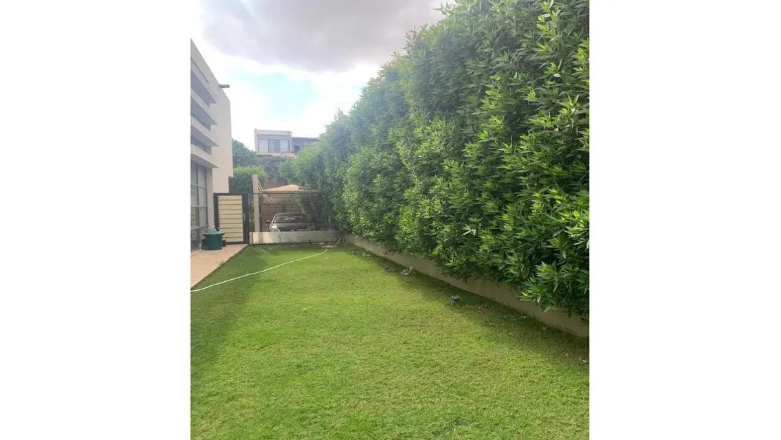 Luxurious House for Sale in Prime Area