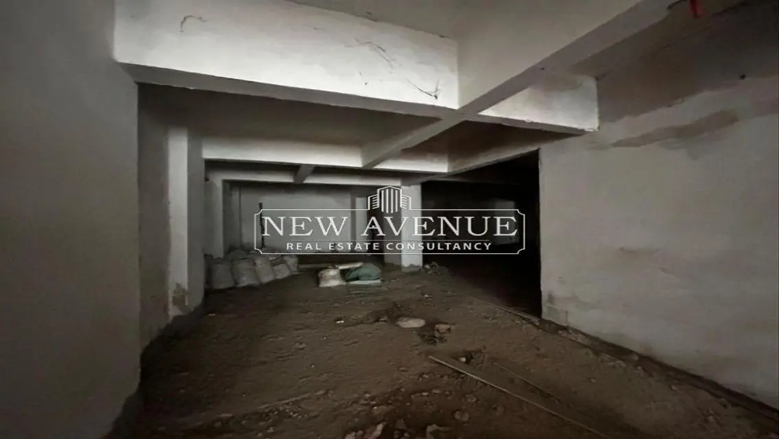 Luxurious Office Space of 350 sqm with Premium Amenities