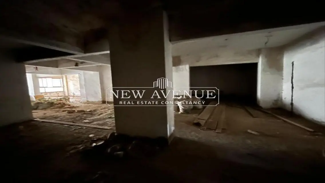 Luxurious Office Space of 350 sqm with Premium Amenities