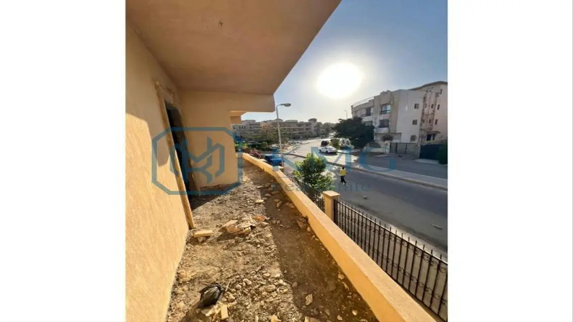 شقة رائعة بمساحة 320 متر مربعة