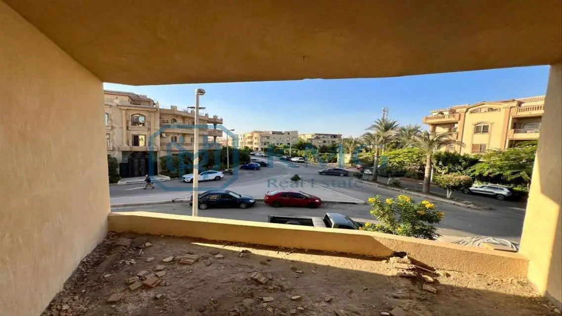 شقة رائعة بمساحة 320 متر مربعة