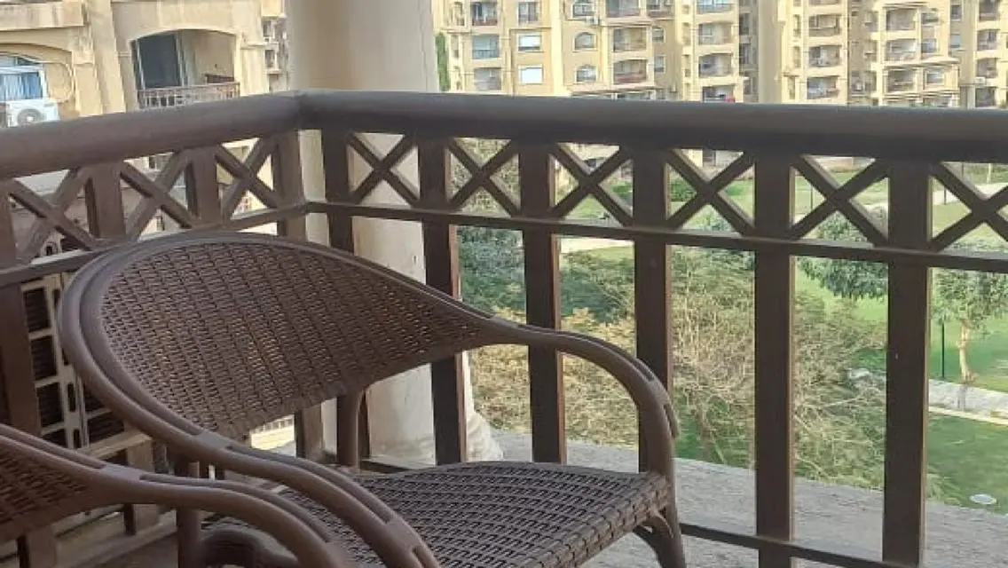 شقة فاخرة بمساحة واسعة في قلب المدينة