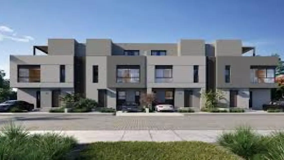 Luxury Apartment Overlooking Lakes at an Attractive Price