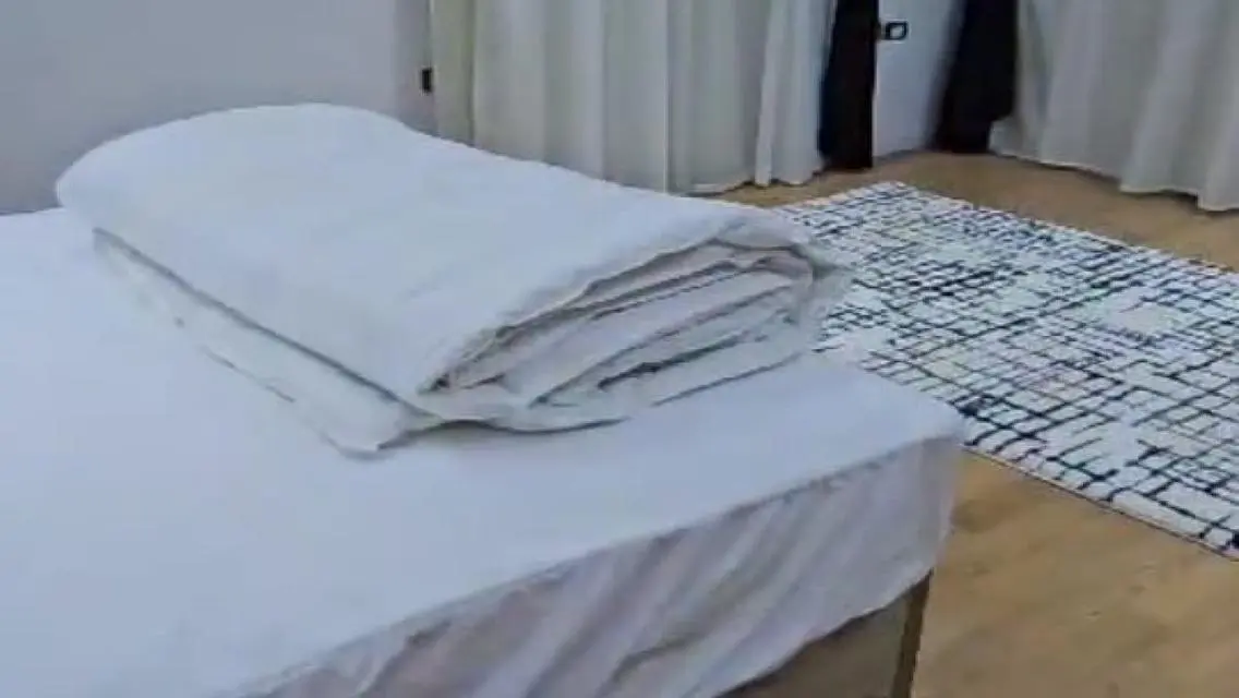 فيلا فاخرة للبيع بتصميم عصري