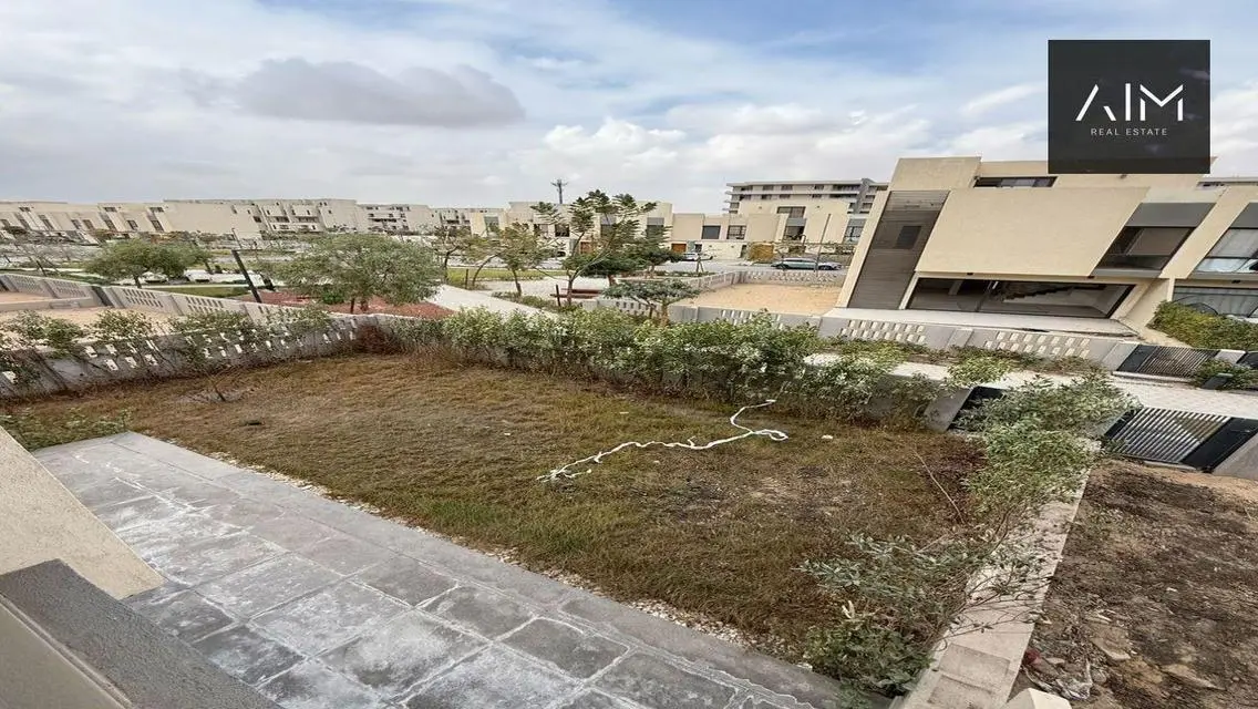 Luxury Apartment with Spacious Balcony and Security Guard
