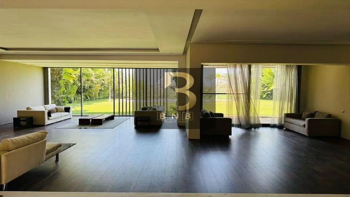 Luxury Villa for Sale with Private Garden and Pool