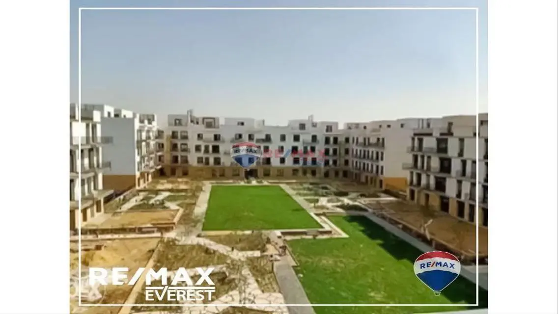 شقة فاخرة بمساحة 4 غرف نوم للبيع في قلب المدينة