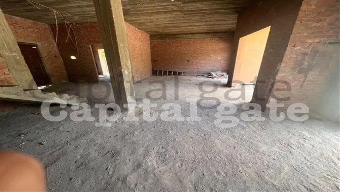 فيلا فاخرة مطلة على معلم رئيسي