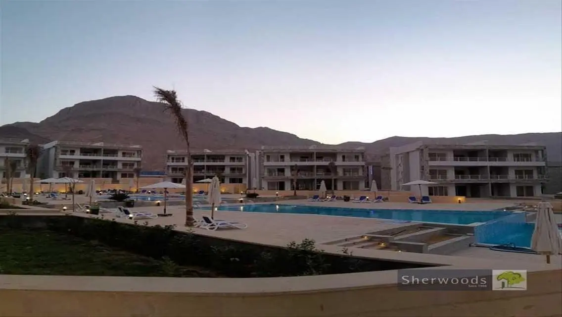 Luxury Villa for Rent Overlooking Lakes