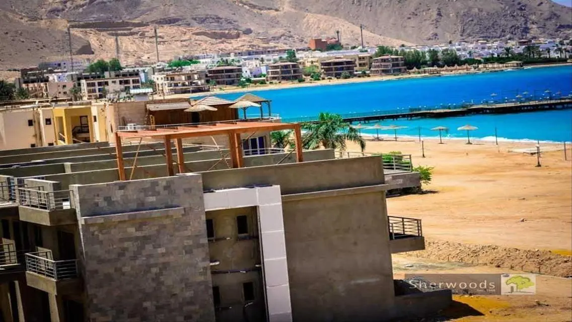 Luxury Villa for Rent Overlooking Lakes