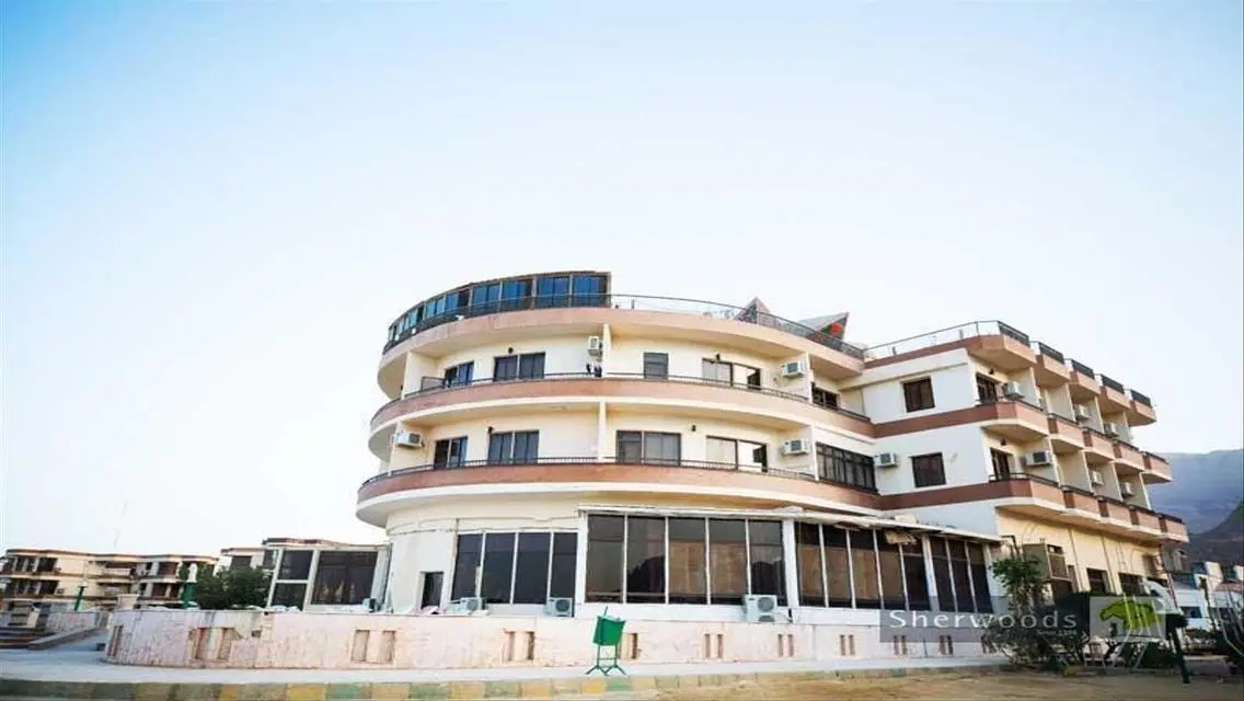 Luxury Villa for Rent Overlooking Lakes