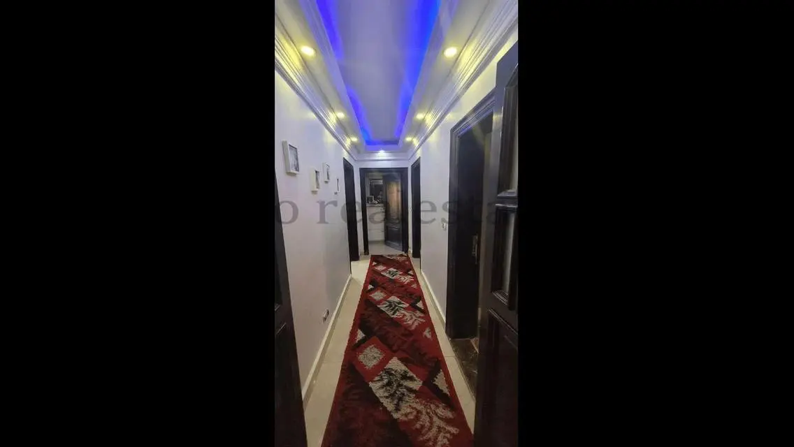 فيلا فاخرة مع حديقة خاصة في منطقة متميزة