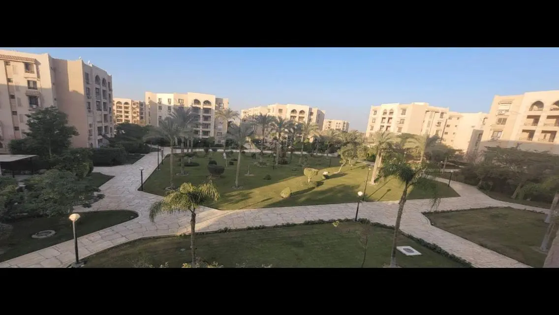 فيلا فاخرة مع حديقة خاصة في منطقة متميزة