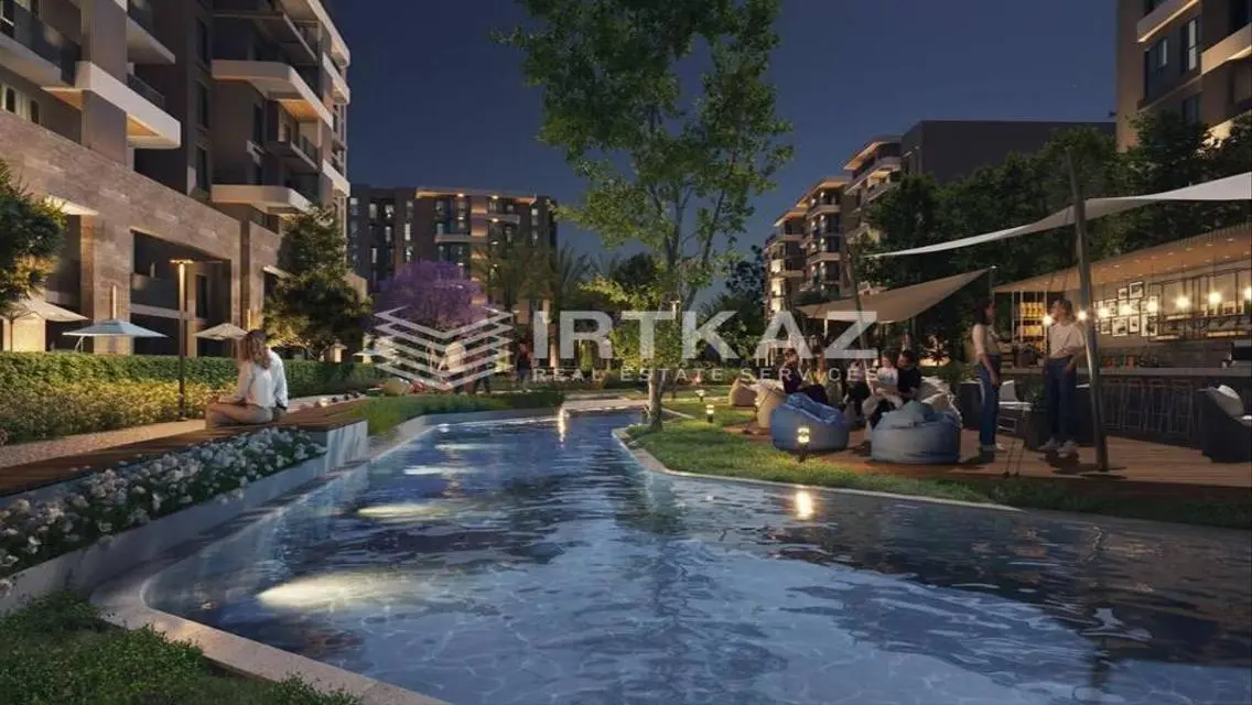 Luxury Apartment with Lake View