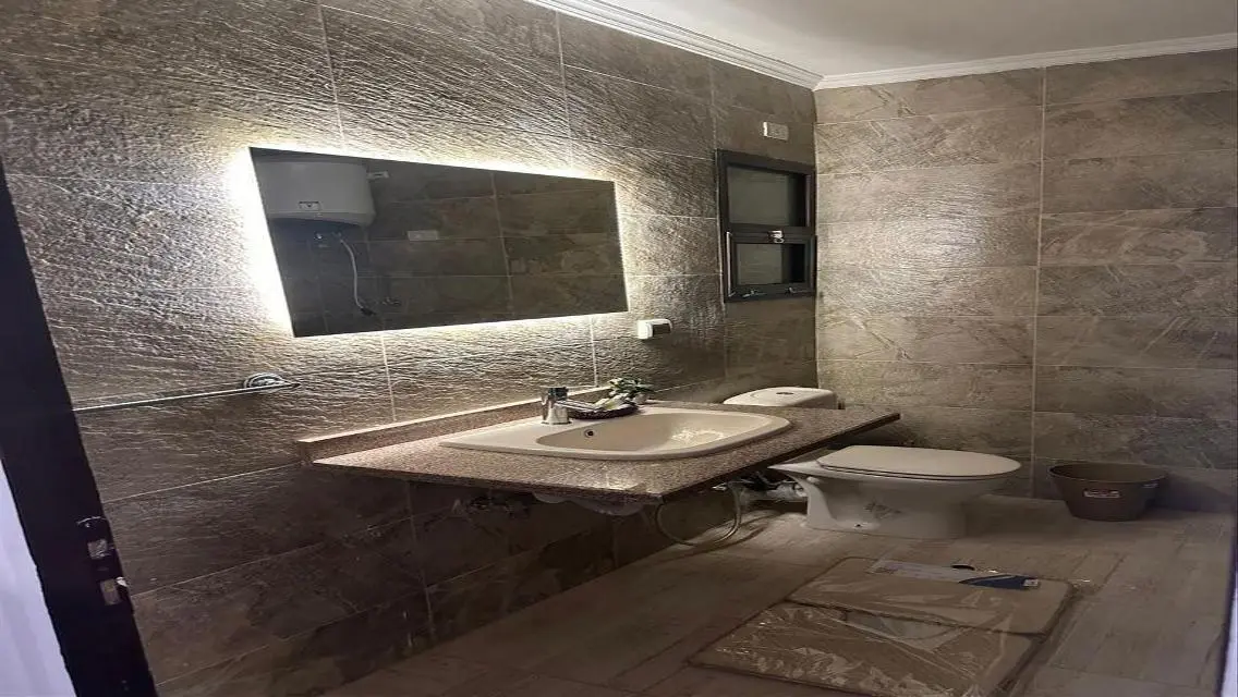 شقة مميزة للبيع بمساحة واسعة