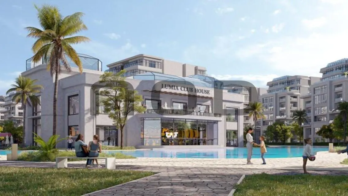 Luxury Apartment with Balcony and Private Garden in Downtown