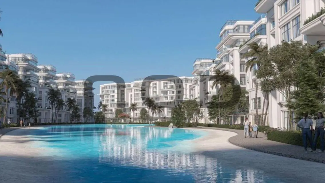 Luxury Apartment with Balcony and Private Garden in Downtown