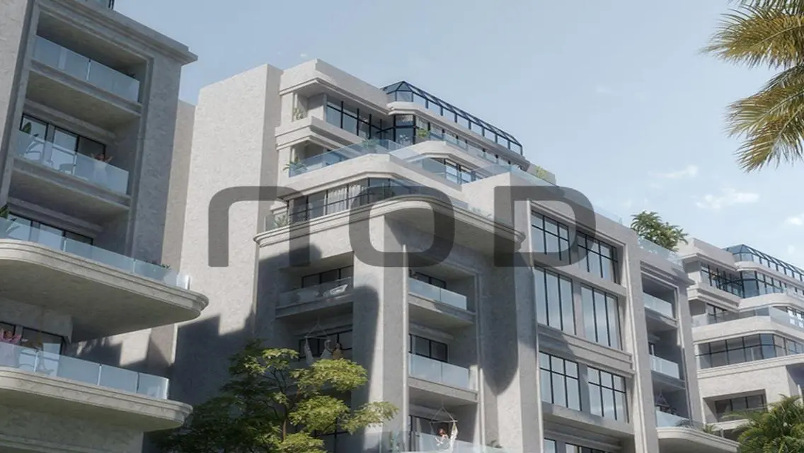 Luxury Apartment with Balcony and Private Garden in Downtown