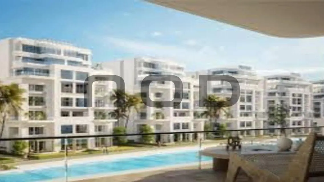 Luxury Apartment with Balcony and Private Garden in Downtown