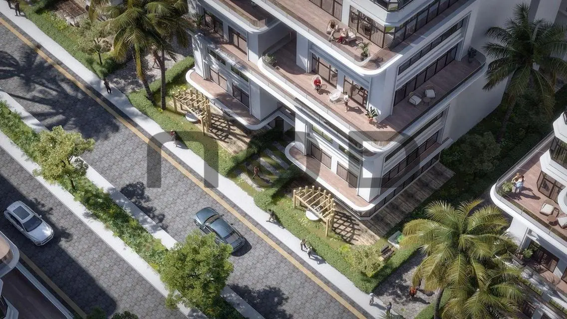 Luxury Apartment with Balcony and Private Garden in Downtown