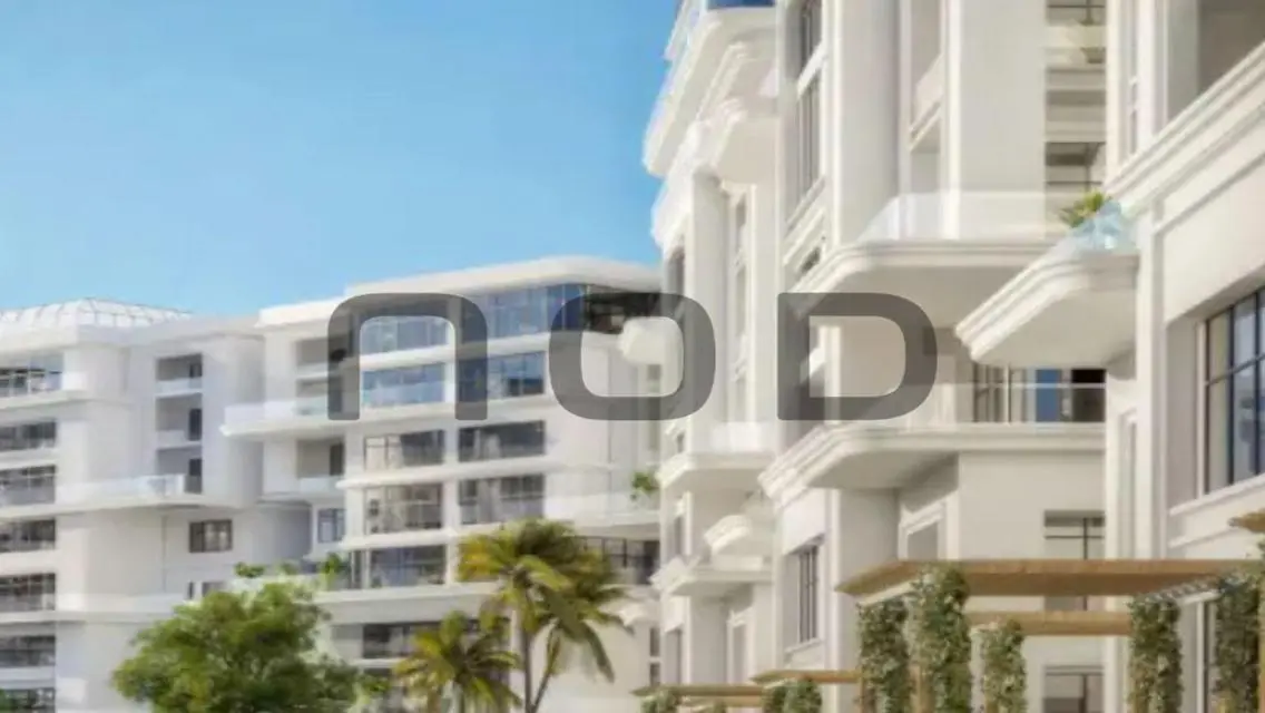 Luxury Apartment with Balcony and Private Garden in Downtown