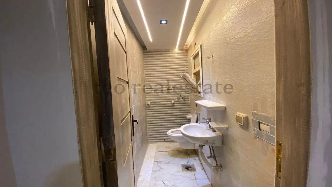 Spacious and Prime Location Apartment