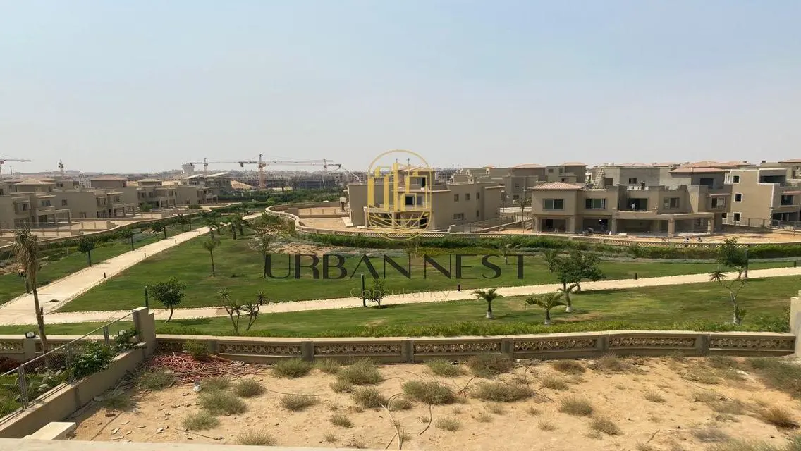 Luxury Apartment with Balcony and Security Guard in PK1