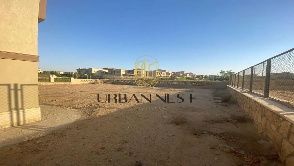 Luxury Apartment with Balcony and Security Guard in PK1