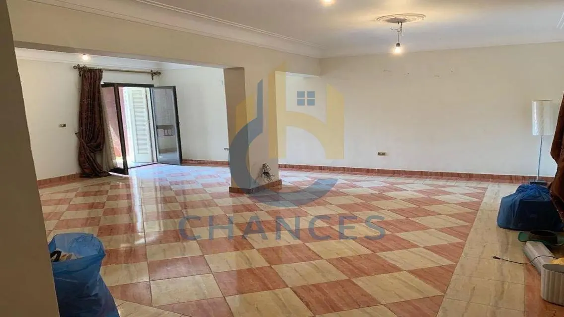 شقة فاخرة مع شرفة بمساحة 130 متر
