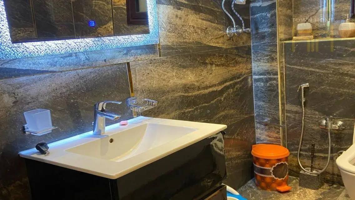 Luxury Apartment with Spacious Area in Prime Location