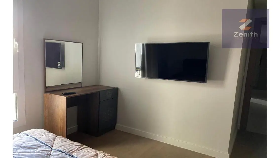 Luxury Apartment Overlooking the Lake at Lake Boulevard