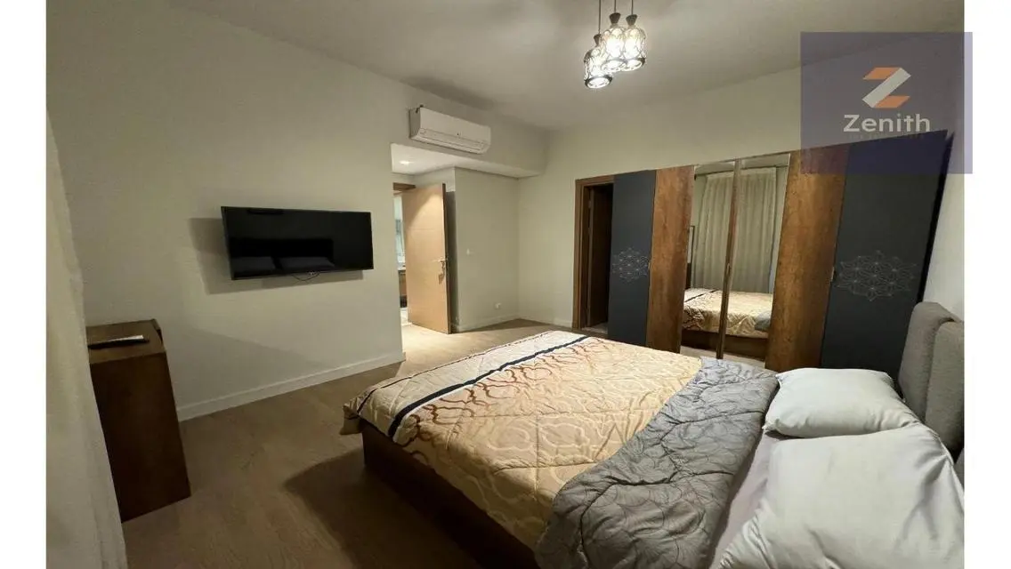 Luxury Apartment Overlooking the Lake at Lake Boulevard