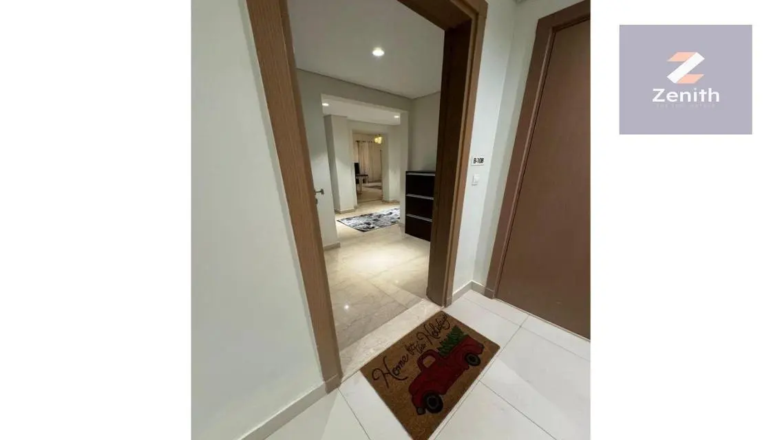 Luxury Apartment Overlooking the Lake at Lake Boulevard
