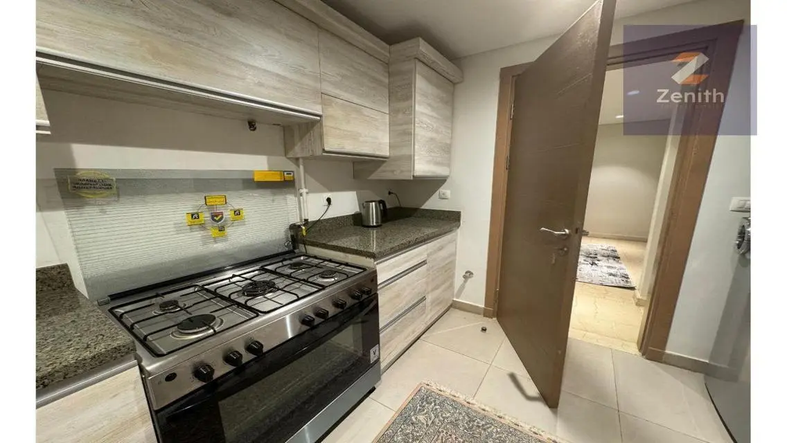 Luxury Apartment Overlooking the Lake at Lake Boulevard