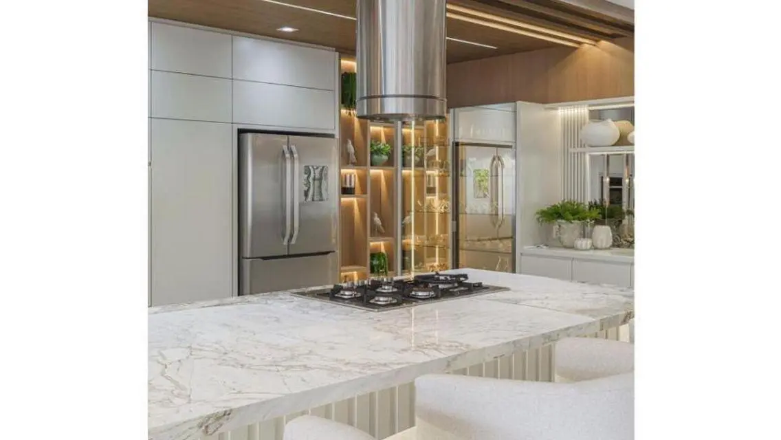 Luxury Apartment with Stunning Lake View