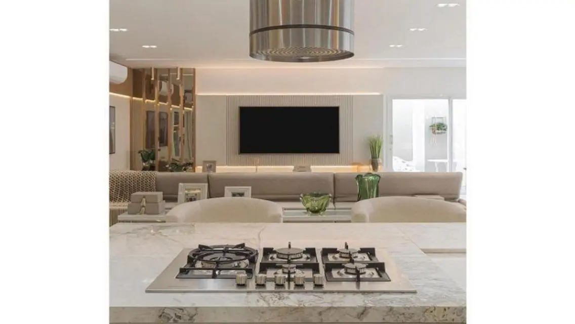 Luxury Apartment with Stunning Lake View