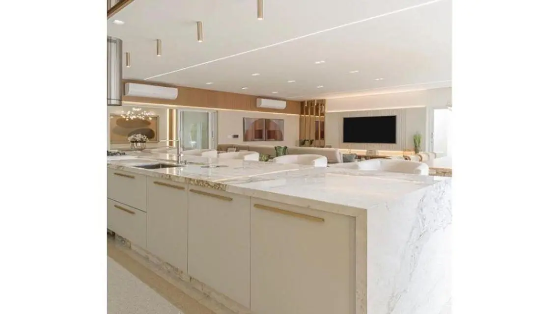 Luxury Apartment with Stunning Lake View