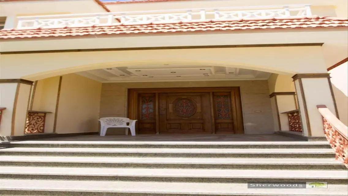 قصر فخم مع جميع وسائل الراحة