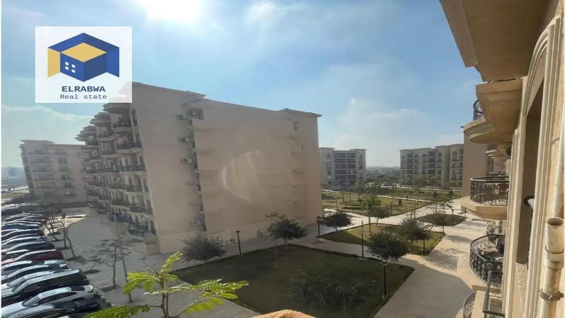 شقة فاخرة بمساحة واسعة في قلب المدينة